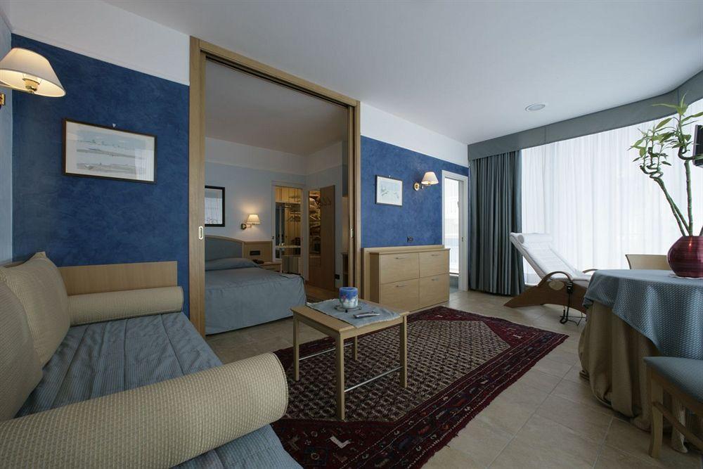 Hotel Universo Lido di Jesolo Exterior photo